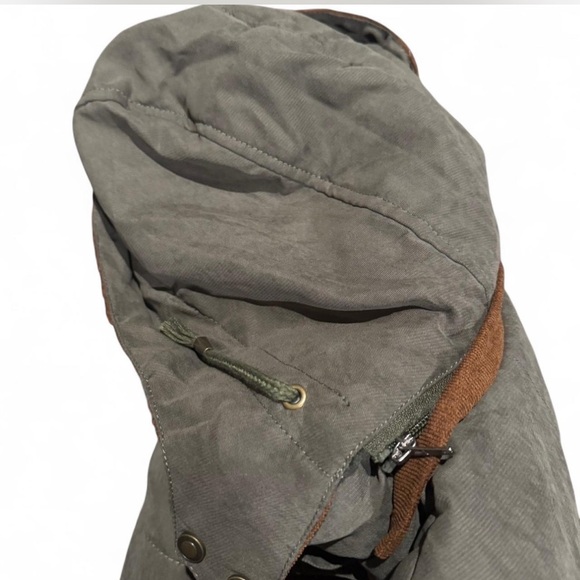 Olive Green Military Field Jacket with Detachable Hood - Picture 5 of 8